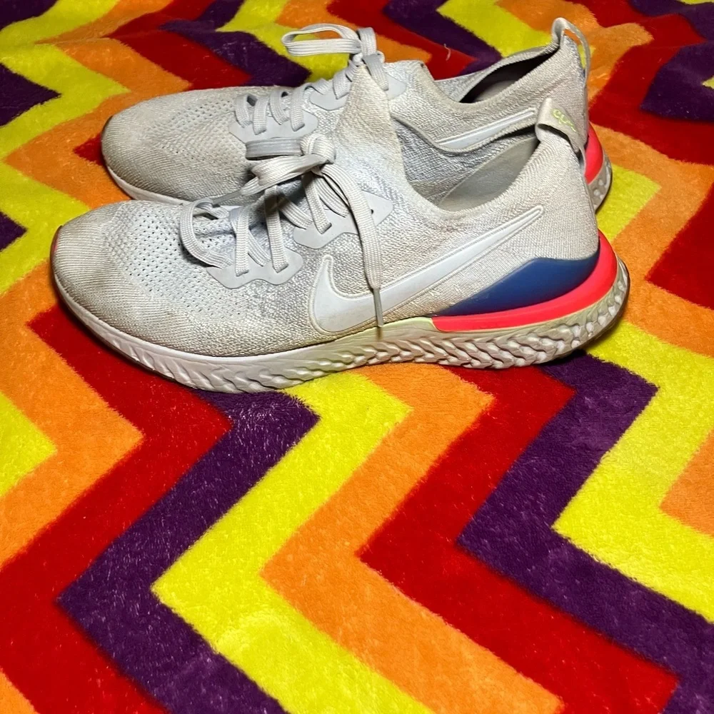 Nike Epic React Flyknit 2
